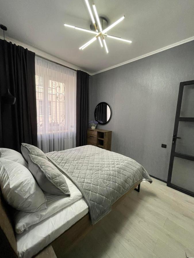 Apartamento Vel Люкс Chernivtsi Exterior foto