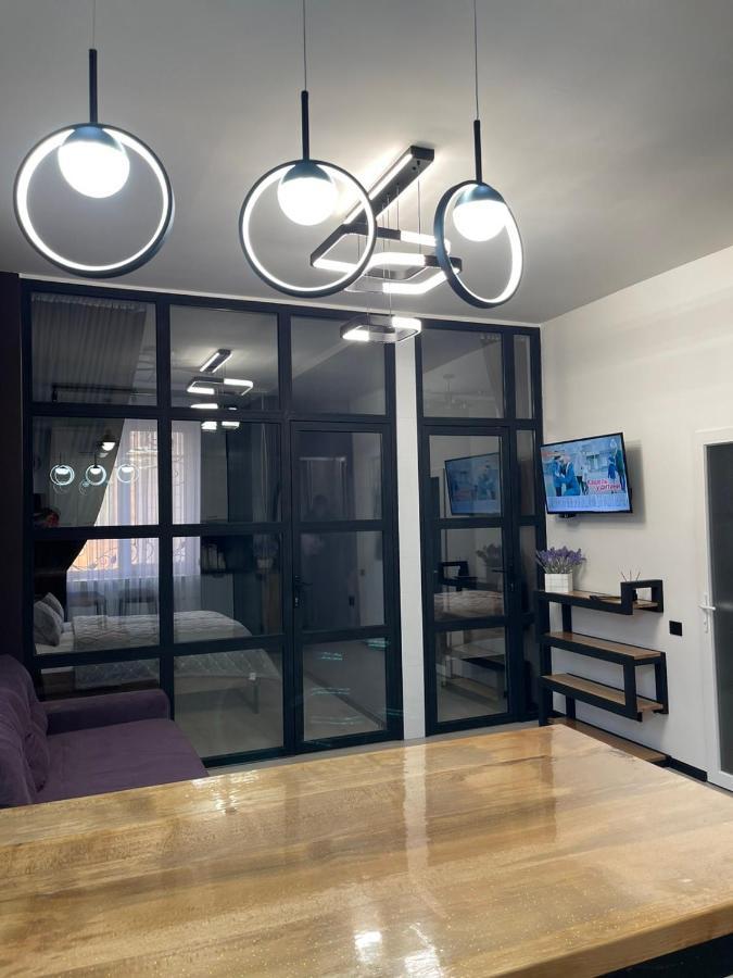 Apartamento Vel Люкс Chernivtsi Exterior foto