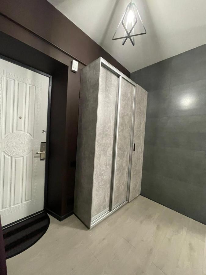 Apartamento Vel Люкс Chernivtsi Exterior foto