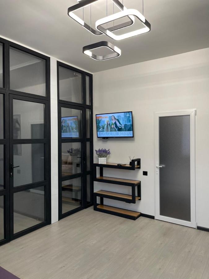 Apartamento Vel Люкс Chernivtsi Exterior foto