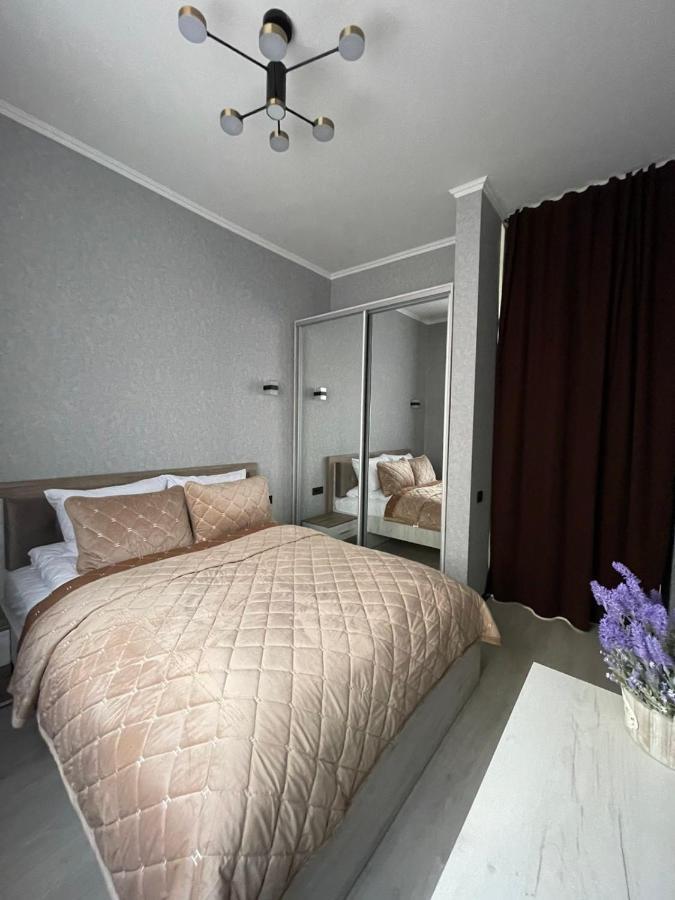 Apartamento Vel Люкс Chernivtsi Exterior foto